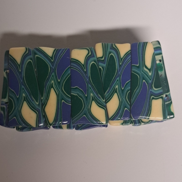 Jewelry - Stretch bracelet EUC chunky. Add to a bundle and offer.